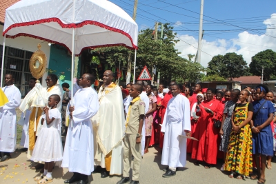 Sikukuu ya Ekaristi Takatifu Parokia ya BMMH - Mbezi Beach