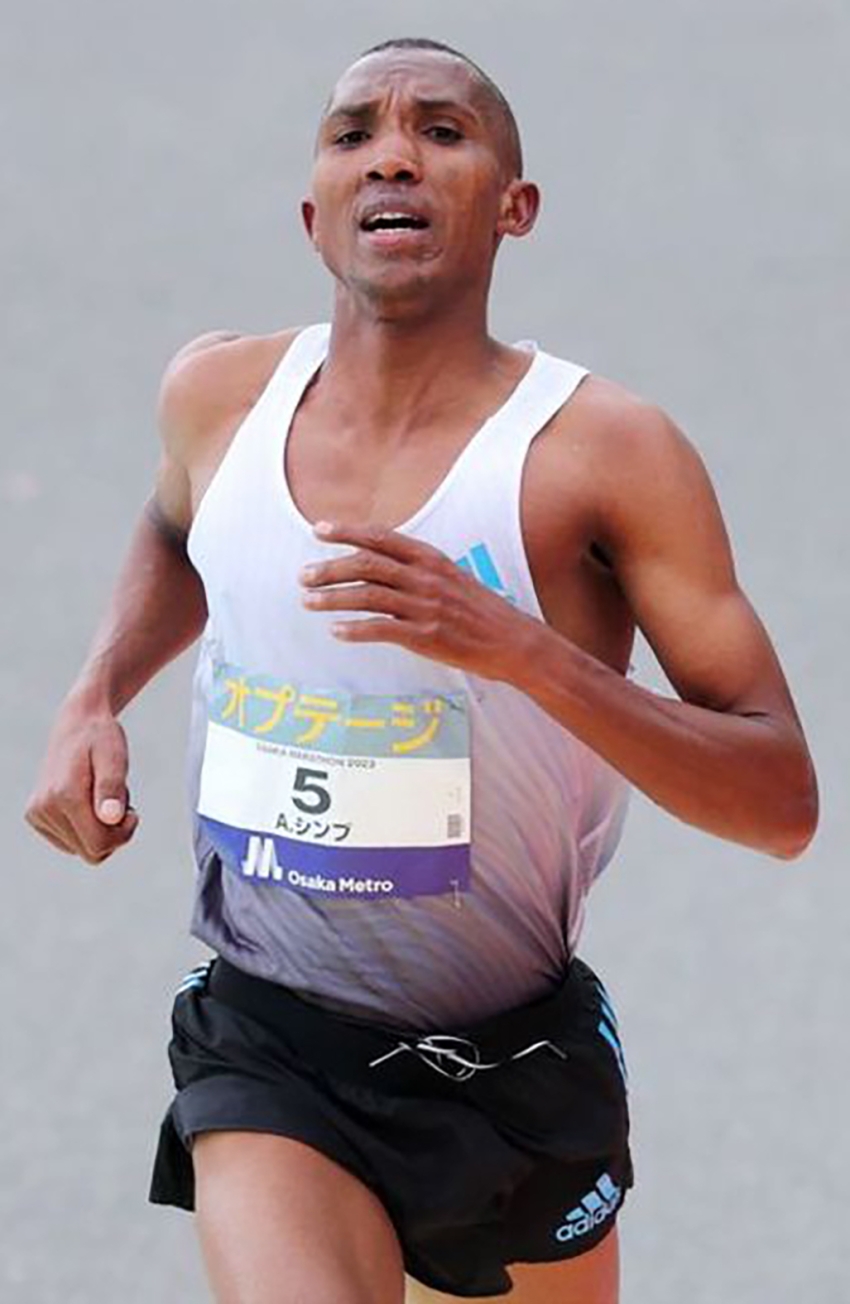 Mwanariadha Simbu ‘atembeza bakuli’