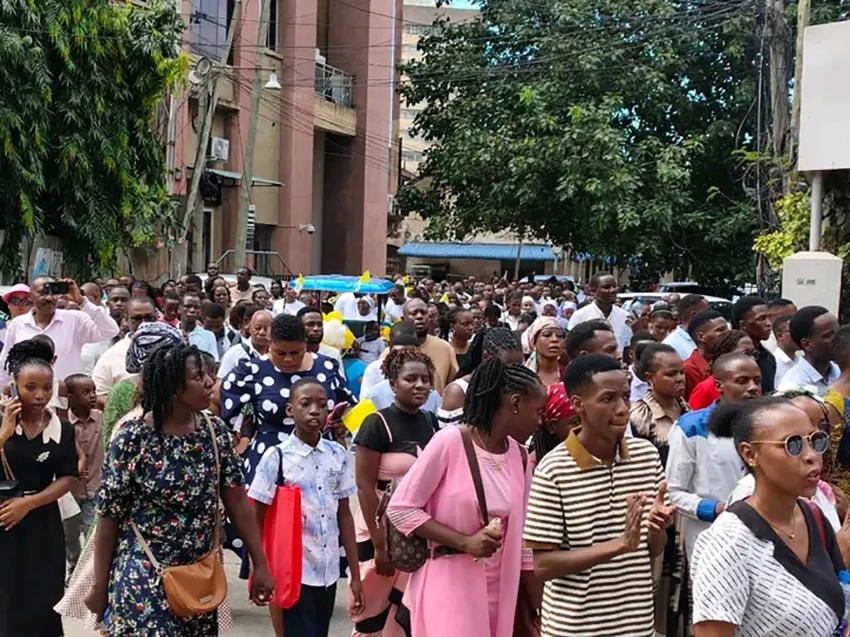 Waamini waaswa kutopokea Ekaristi Takatifu kimazoea
