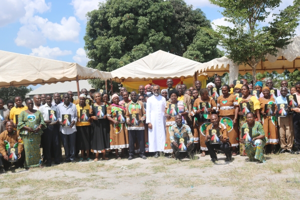 Paroko wa Parokia ya Bikira Maria Mama wa Rozari – Bombambili